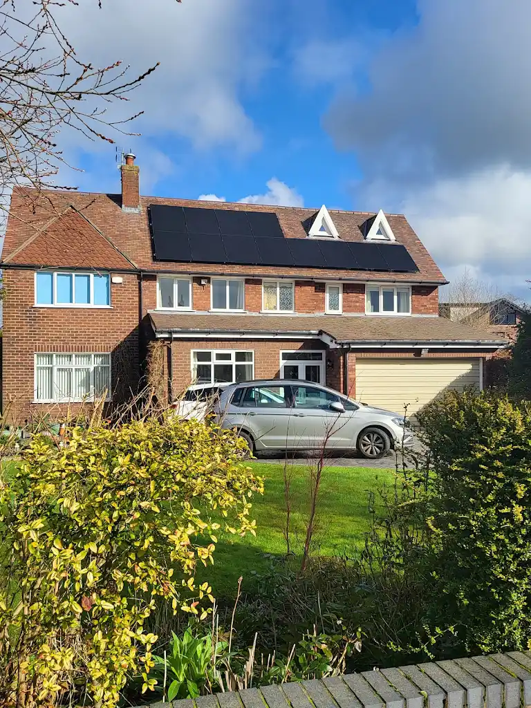 Home solar installation with battery storage