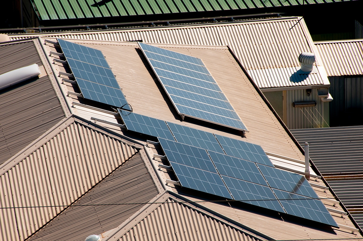 Large-scale solar panel installation on a warehouse roof across the UK by Integral Solar